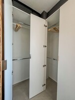 Ropa de cama de alta calidad y escritorio 