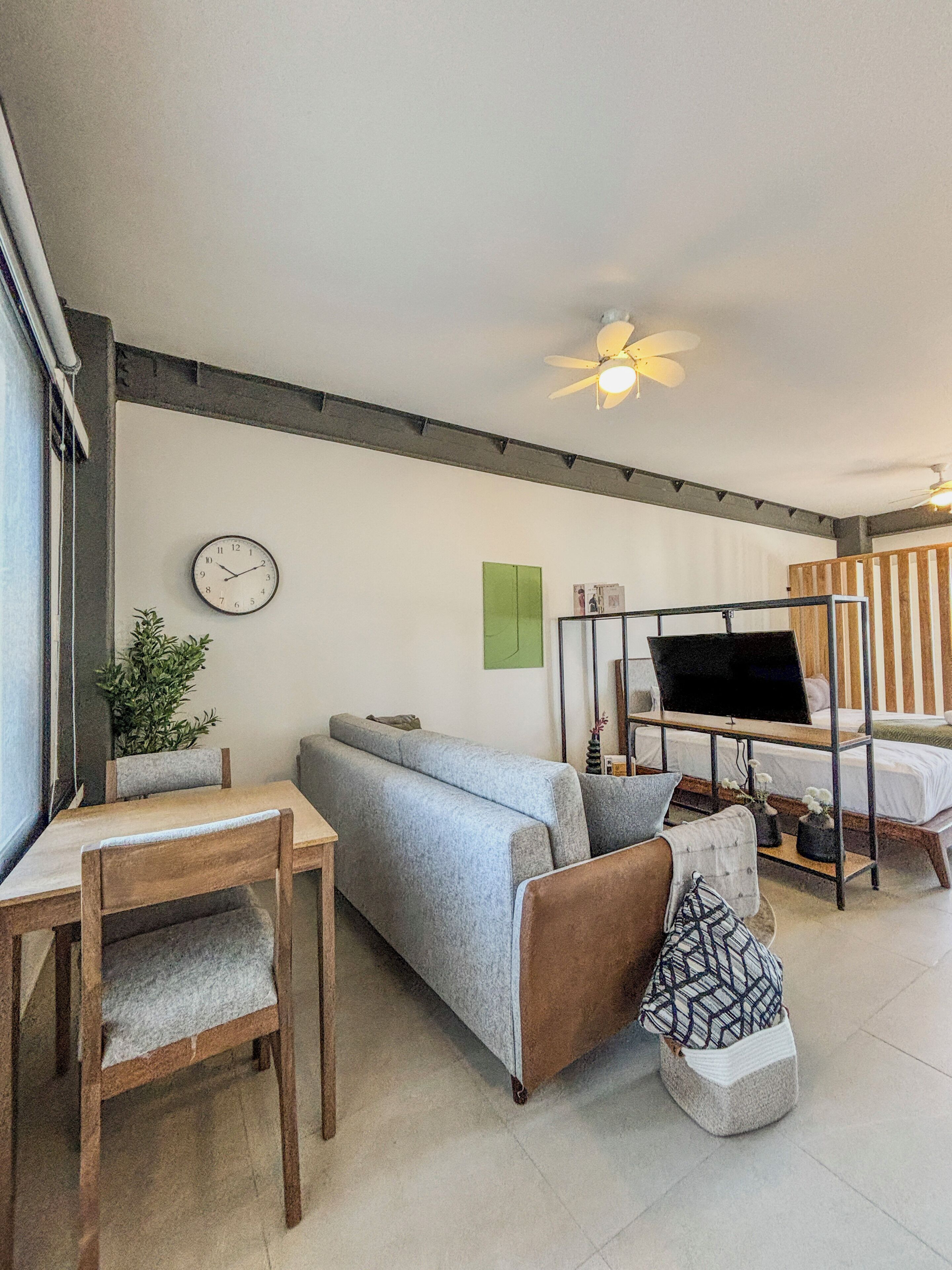 Leilighet – standard, flere senger | Spisestue