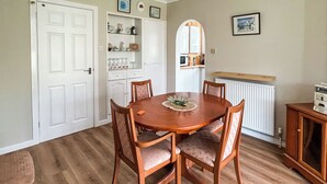 Unclassified image, 3 of 34, button - 3 bedroom accommodation in Weymouth (Weymouth)