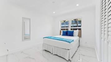 3 bedrooms, desk, iron/ironing board, free WiFi