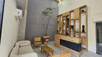 Televisión, oficina