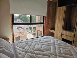 1 bedroom, desk, iron/ironing board, WiFi