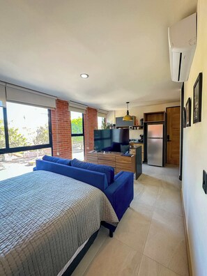 1 bedroom, desk, iron/ironing board, WiFi