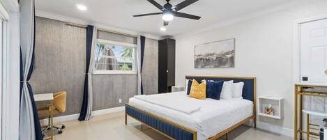 1 habitación, escritorio, tabla de planchar con plancha y wifi gratis