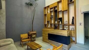 Een televisie en een kantoor