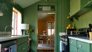 Micro-ondes, four, plaque de cuisson, lave-vaisselle