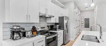 Luxury 2BR - Across from Beach - Balcony - Rocket View