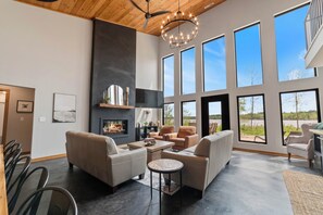Interior - Private Home Prime Snowmobiling Fishing On Pike Bay on Lake Vermilion—Waters (Tower)