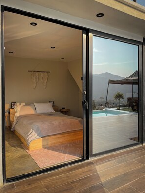 4 bedrooms, WiFi, bed sheets