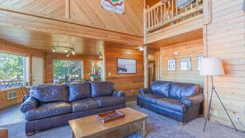 TV, peis og bordtennis