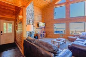 TV, fireplace, table tennis - Hot Tub, Kid Loft, Ping Pong, 25 min YNP, Fire Pit (Island Park)