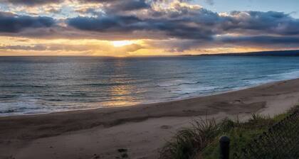 Bella Vista by the Sea - Ground Level with a View on the North Bluff and Ocean.