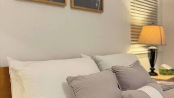 4 bedrooms, iron/ironing board, WiFi (free), bed sheets