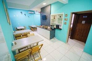 包每日自助早餐