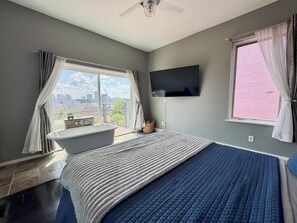 2 habitaciones, escritorio, tabla de planchar con plancha y wifi gratis 