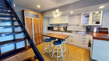 Microwave, oven, stovetop, coffee/tea maker
