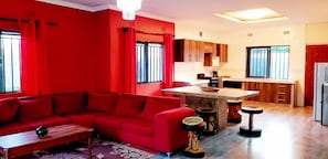 Signature House, 3 Bedrooms, Non Smoking, Air conditioning | Private kitchen | Fridge, microwave, oven, stovetop - The Hedge (Lusaka)