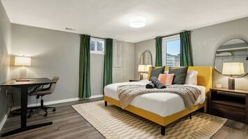 5 bedrooms, iron/ironing board, WiFi, bed sheets