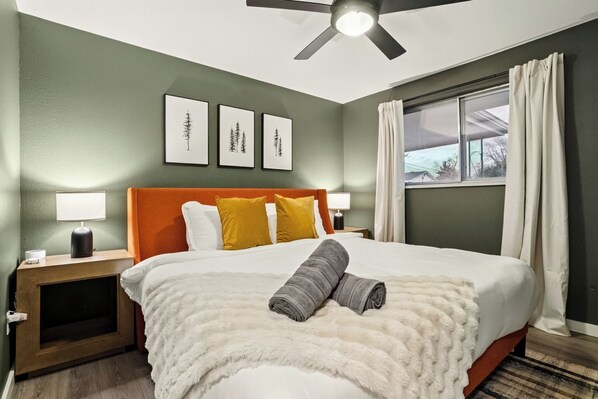 5 slaapkamers, een strijkplank/strijkijzer, wifi, beddengoed