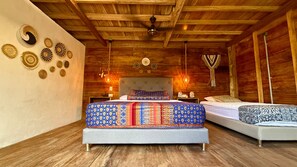 Tremannsrom, bakgårdsutsikt | Memory foam-senger, wi-fi (inkludert) og sengetøy