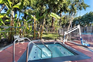 Bañera de hidromasaje exterior