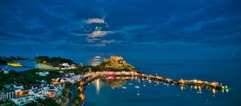 Gorgeous 3 bed boutique beach house