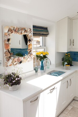 Fridge, microwave, oven, stovetop - Gorgeous 3 bed boutique beach house (Grouville)