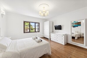 3 bedrooms, free WiFi, bed sheets