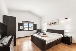 3 bedrooms, free WiFi, bed sheets