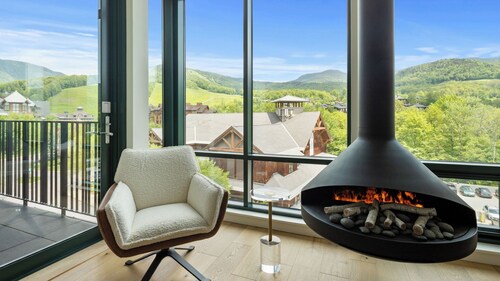 Steps from Adventure: Modern Mountain Luxury 3-Bed Condo at Spruce Peak in Stowe