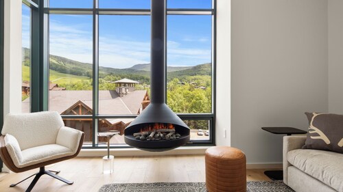 Steps from Adventure: Modern Mountain Luxury 3-Bed Condo at Spruce Peak in Stowe