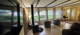 Year Round Rambler - Canal/ Lake Access