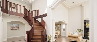 Cozy Silver Ensuite in a Luxury House -Next to Richmond Center