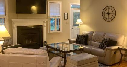 Spacious 5 bedroom house, private association, Pentwater, MI, Friday-Friday only