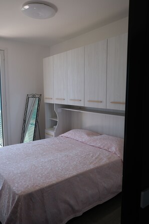1 bedroom, iron/ironing board, WiFi, bed sheets - Nervi sea view (Genova)