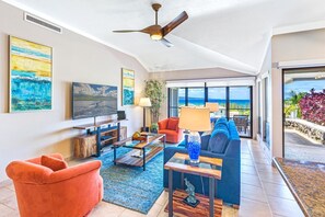 Condo (4 Bedrooms) | Living room | TV