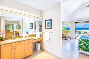 Condo (4 Bedrooms) | Bathroom