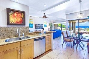 Appart'hôtel (4 Bedrooms) | Cuisine privée | Micro-ondes, four, lave-vaisselle, cafetière/bouilloire