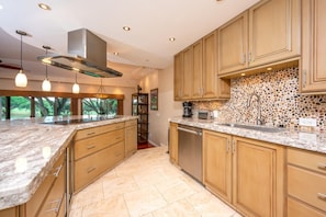 Condo (4 Bedrooms) | Private kitchen | Microwave, oven, dishwasher, coffee/tea maker