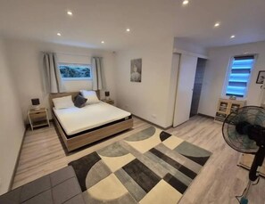 2 bedrooms, iron/ironing board, Internet, bed sheets
