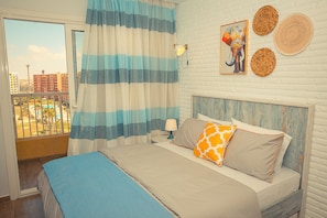 1 chambre, fer et planche à repasser, accès Internet, draps fournis