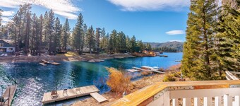New! Bearadise ~ Lakefront Cabin with Private Dock
