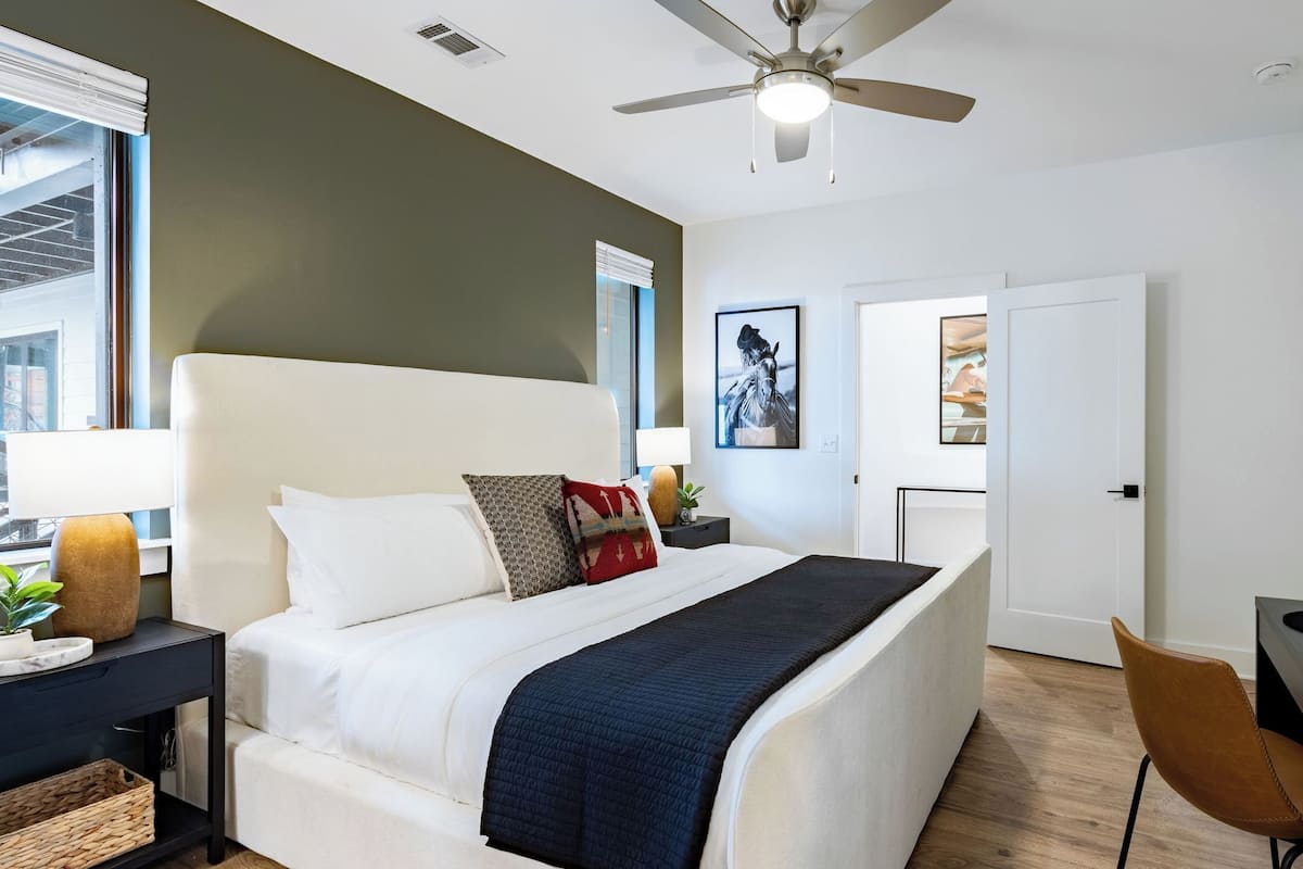 Deluxe 2 Bedroom Suite | 2 bedrooms, iron/ironing board, free WiFi