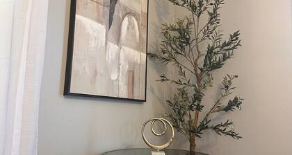 Relax and Roscoe Apartment