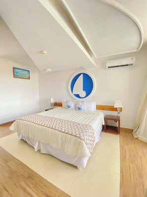 Standard Single Room, Balcony, Pool View | In-room safe, desk, laptop workspace, blackout curtains - Aquarius Hotel Boutique (Maneiro)