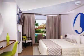 Chambre Simple Standard, balcon, vue piscine