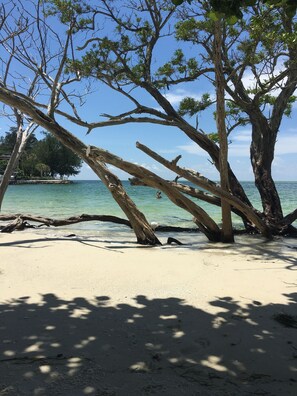 Solsenger og strandhåndklær