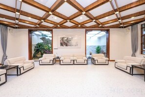 Unclassified image, 2 of 67, button - Guangzhou Mountain Villa (Guangzhou)