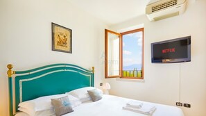 Room - Green Apartment - Residence con 3 piscine (Desenzano del Garda)