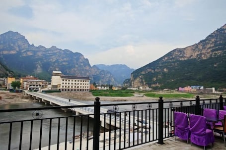 Vista desde la propiedad. Tiegemen Express Hotel